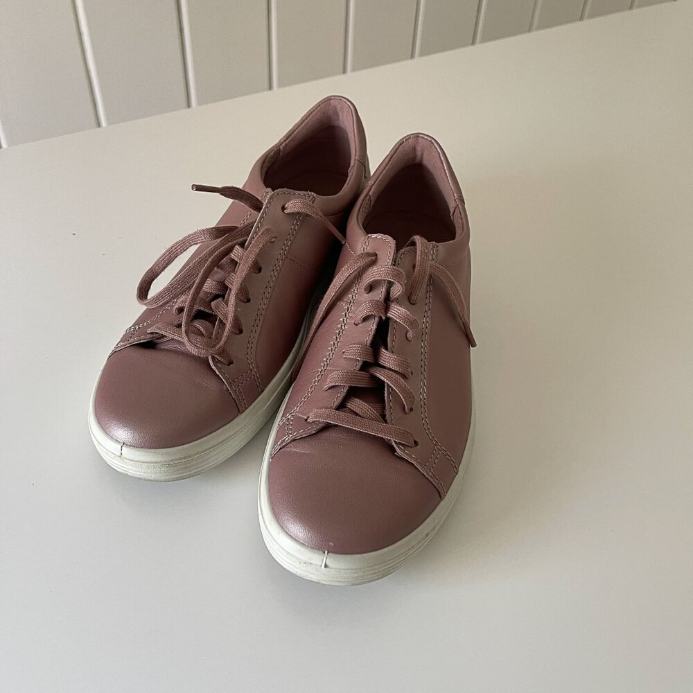 ecco tennis shoes